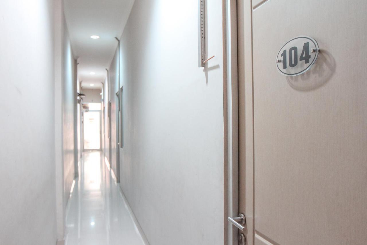 Oyo 383 Env Residence Jakarta Kültér fotó