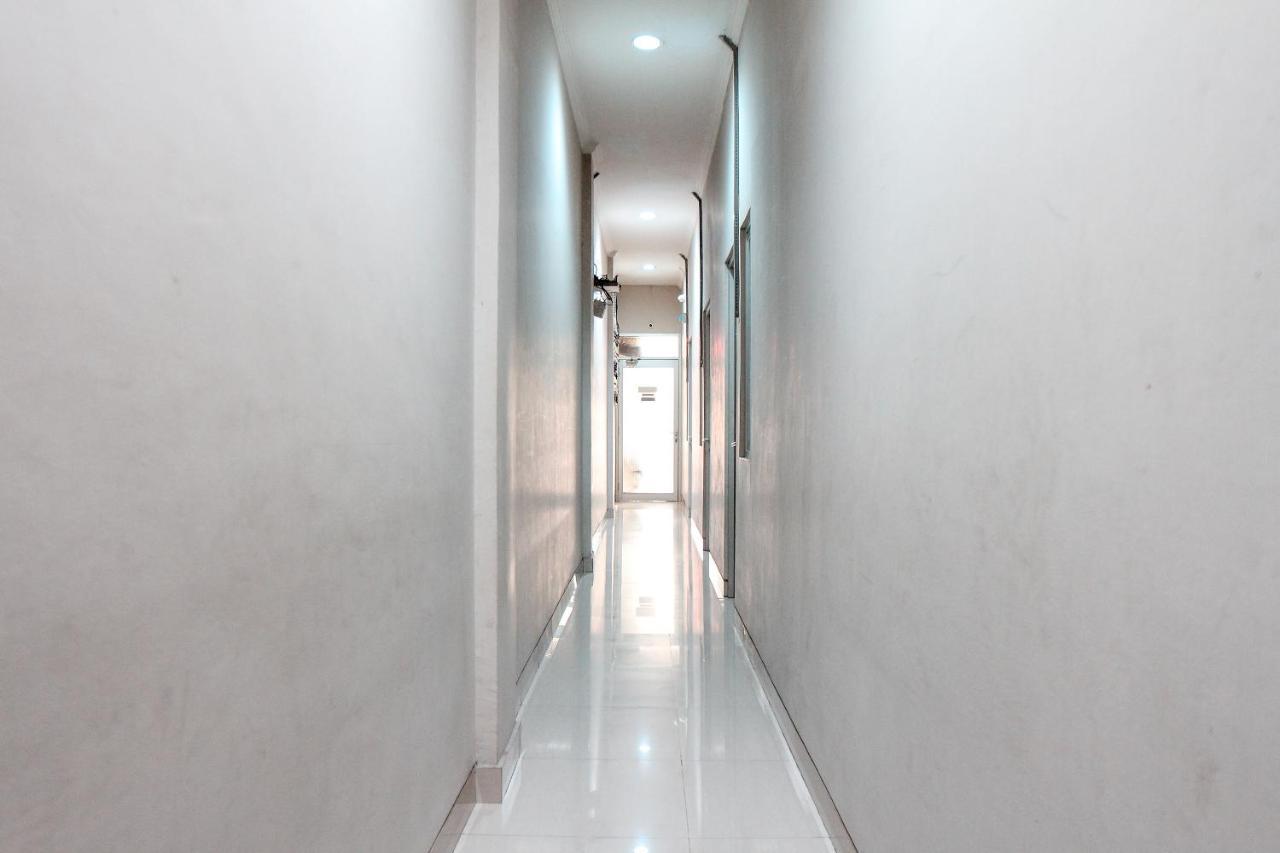 Oyo 383 Env Residence Jakarta Kültér fotó